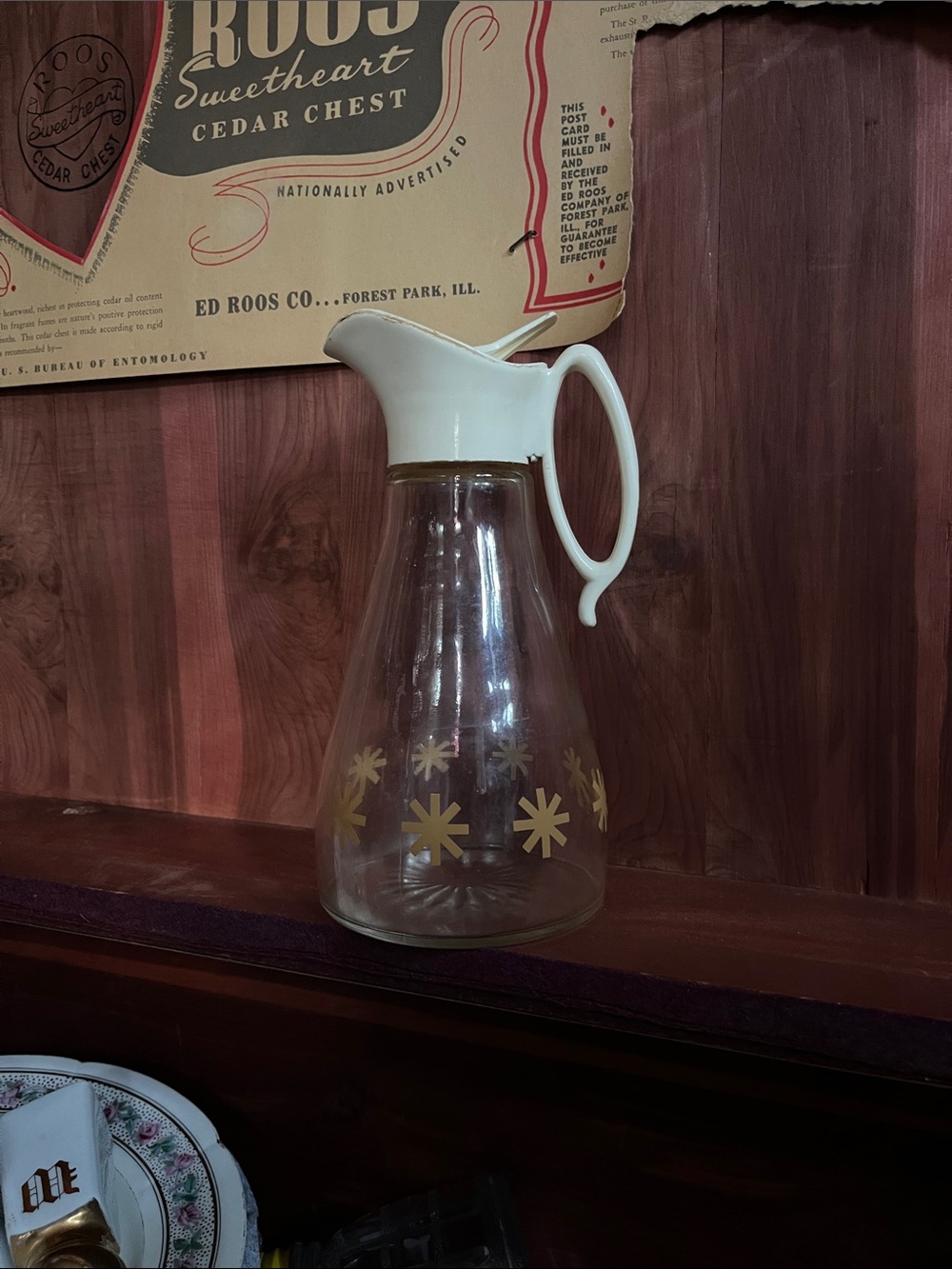 Vintage Clear Log Cabin Glass Syrup with White Top and Gold Starburst Design